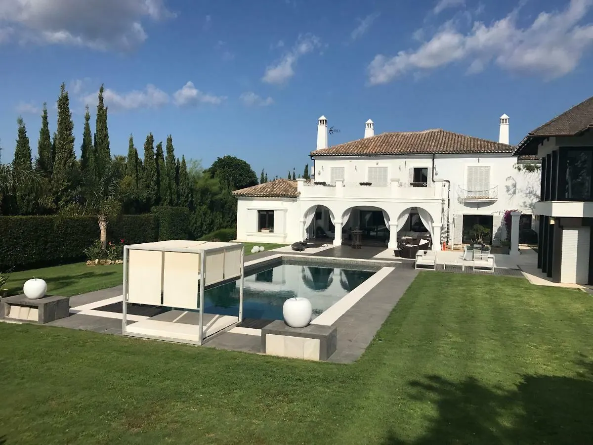 Villa Los Halcones San Roque